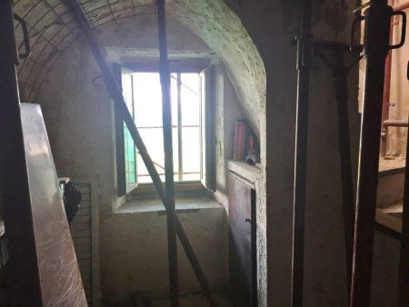 Earthquake proofing