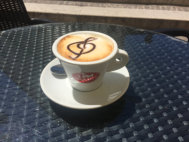 Una tazza di cappucino per favore