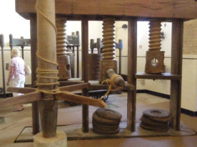 Olive Oil Antique Press Machinery